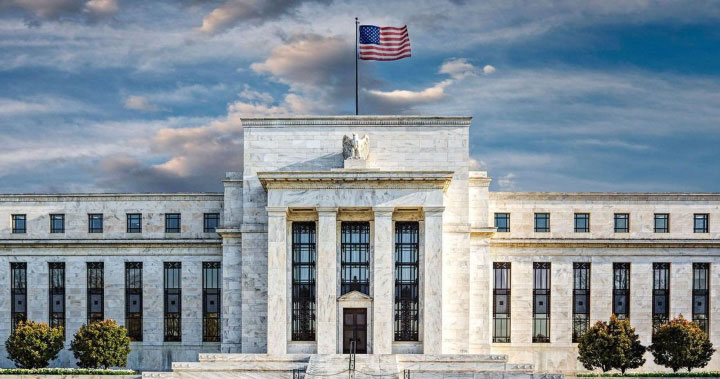 Fed 願接受短暫高於 2% 的通膨，分析師：熱錢將流入比特幣