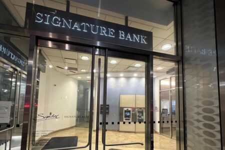 間接打臉 SEC 主席？紐約金融服務部：Signature Bank 的倒閉與加密貨幣無關